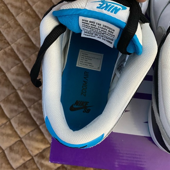 Nike SB Dunk Low “Laser Blue” - Picture 6 of 12